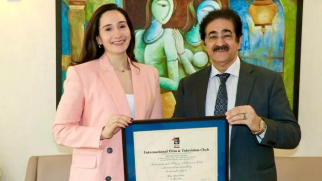 La hija del embajador en India hace negocios en el país asiático con un pasaporte diplomático