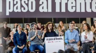 Más Madrid se remonta al año 1936 y registra ahora la marca Frente Popular