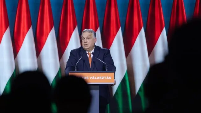 Hungría comienza a votar en el mayor desafío para Orbán tras 16 años como primer ministro