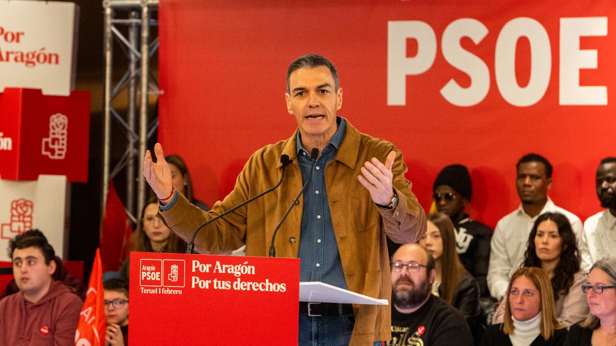 Una edil del PP interrumpe el mitin de Sánchez al grito de «hijo de puta» y termina expulsada
