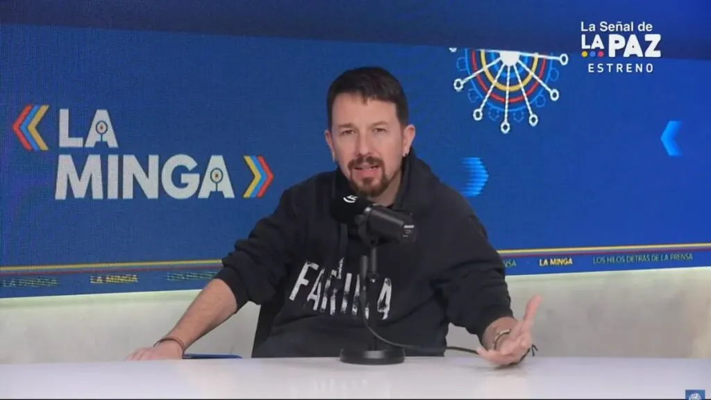 Pablo Iglesias participa en el estreno de La minga, en la televisión pública de Colombia
