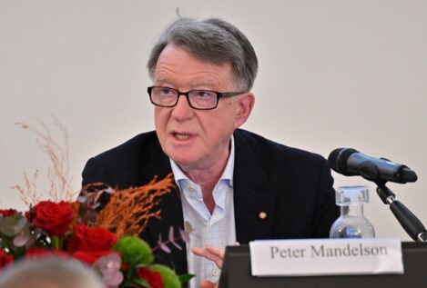 La Policía británica registra los domicilios del exembajador vinculado a Epstein en Londres