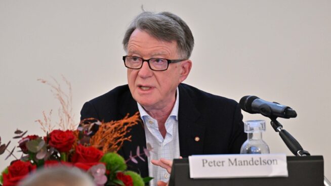 Los abogados de Mandelson afirman que fue detenido bajo la premisa falsa de que iba a huir