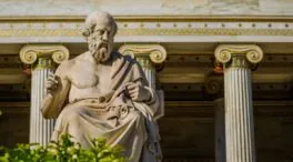 Platón, filósofo, ya lo adelantó a sus 57 años: «El amor actúa como un catalizador creativo. Te vuelve más sensible, más valiente y más expresivo»