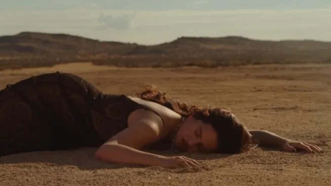 Rosalía estrena el videoclip de ‘Sauvignon Blanc’, tercer single de su álbum ‘Lux’