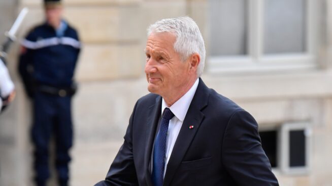 La policía noruega registra la casa del ex primer ministro Jagland por sus vínculos con Epstein