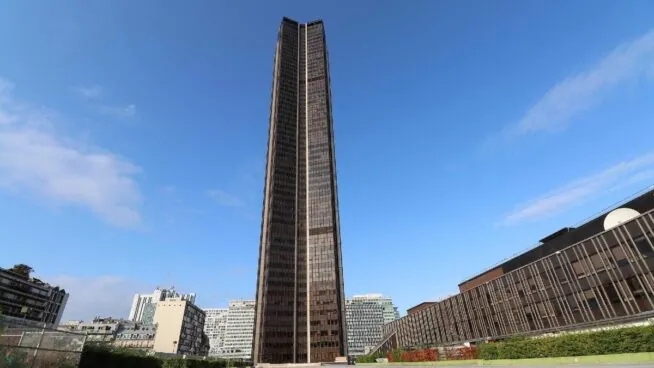 Evacúan la Torre Montparnasse y el Sciences Po de París tras amenazas de bomba