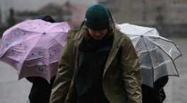 Lluvia, nieve, viento y olas ponen 25 provincias en aviso, con Málaga y Cádiz en nivel rojo