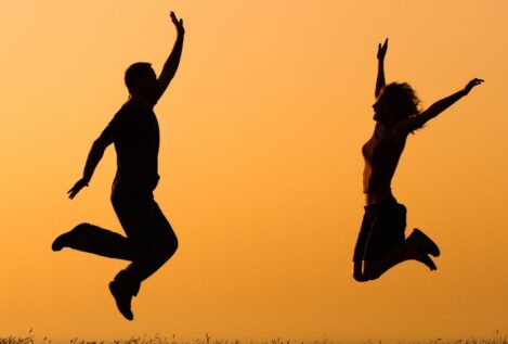 Viktor Frankl (92), psiquiatra y filósofo: «La felicidad llega por sí sola como consecuencia de vivir con ese propósito»