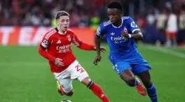 La UEFA suspende a Prestianni por el incidente con Vinicius y no jugará en el Bernabéu