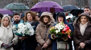 Las víctimas de ETA denuncian el «abandono» del Gobierno en el Día de su memoria