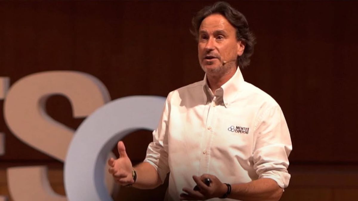 Víctor Küppers (55), experto en felicidad: «Que nadie jamás se acerque a ti sin que al irse sienta un poquito mejor y más feliz»