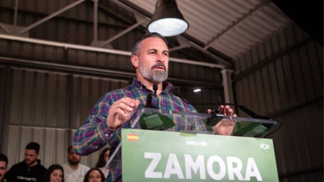 Abascal ordena «avanzar de forma clara» en las negociaciones con el PP, pero con «garantías»