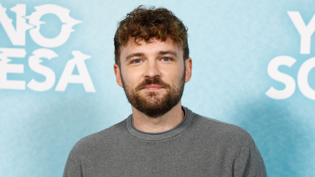 El actor Adam Jezierski revela la dura lucha de su madre: «Se cruzó Europa para que no nos criáramos con el padre que nos tocó»