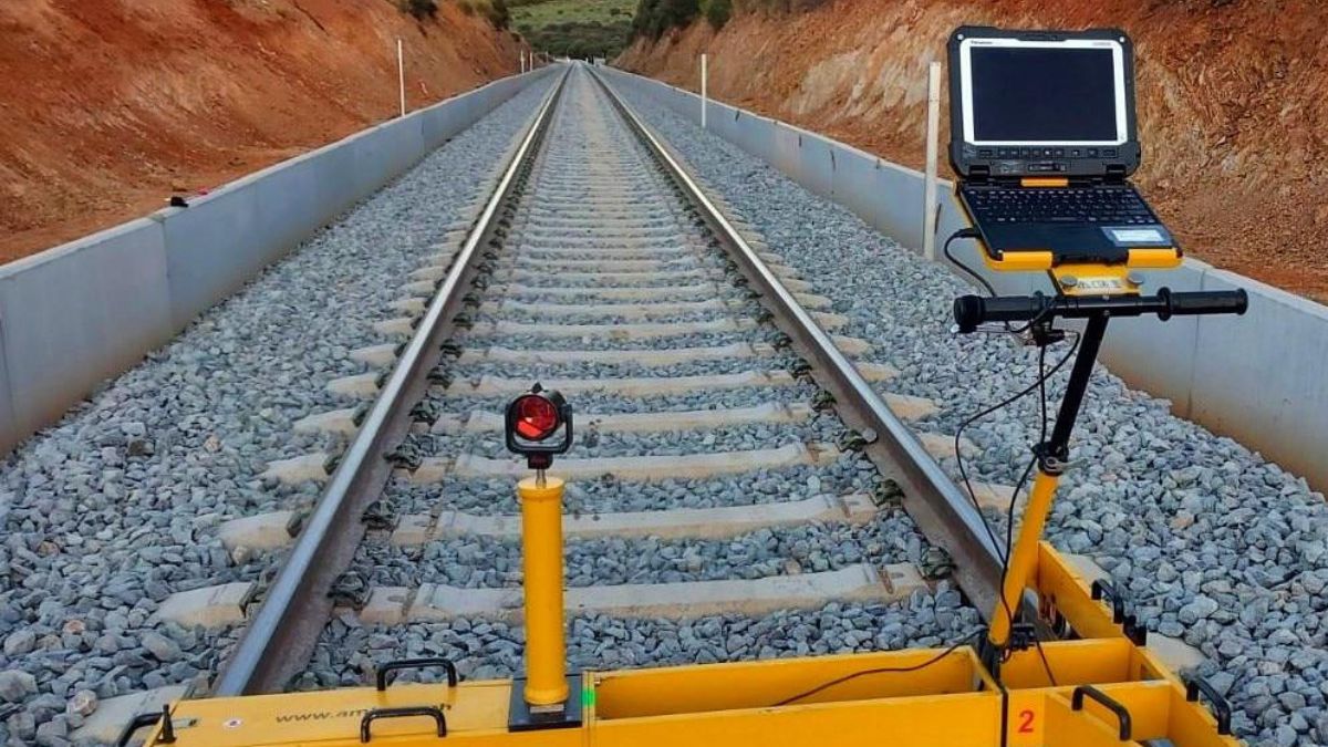 ADIF firmó un préstamo de 350 millones con el BEI para mejorar infraestructuras ferroviarias