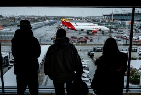 Aena propone invertir 13.000 millones y una subida media anual de tarifas de 43 céntimos