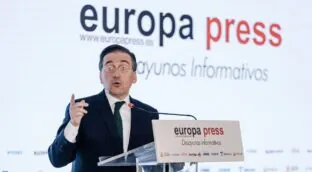 Máxima tensión en Europa Press por la queja de Albares contra una periodista