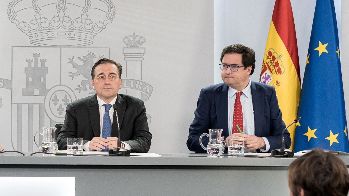 Cancelan la presencia de Albares y López en una cumbre militar por problemas con el vuelo