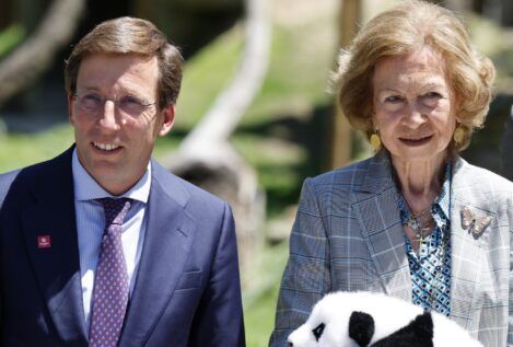 La visita 'secreta' de la reina Sofía y sus hijas a la casa de Almeida, en Chamberí: qué es lo que les une