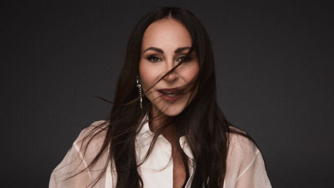 La infancia de Ana Milán que plasma en su nueva novela: «Me crié en una casa conservadora que me permitió equivocarme»