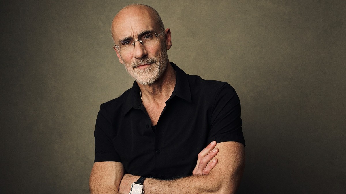 Arthur Brooks (61), experto en felicidad: «Los cuatro pilares son la fe, la familia, los amigos y un trabajo que te nutra»
