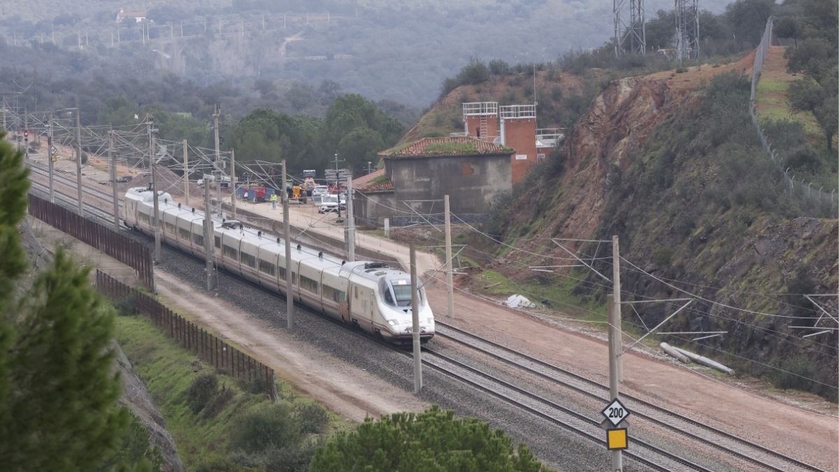 La alta velocidad entre Málaga y Madrid no estará restablecida hasta marzo