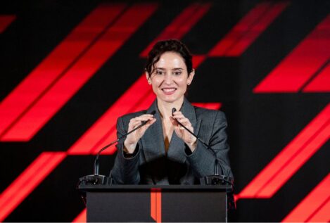 Ayuso: «Cuando uno viene al Gran Premio, lo mejor que viene después es el propio Madrid»