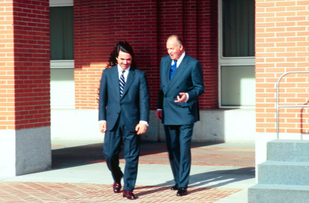 El rey Juan Carlos y José María Aznar en 2003