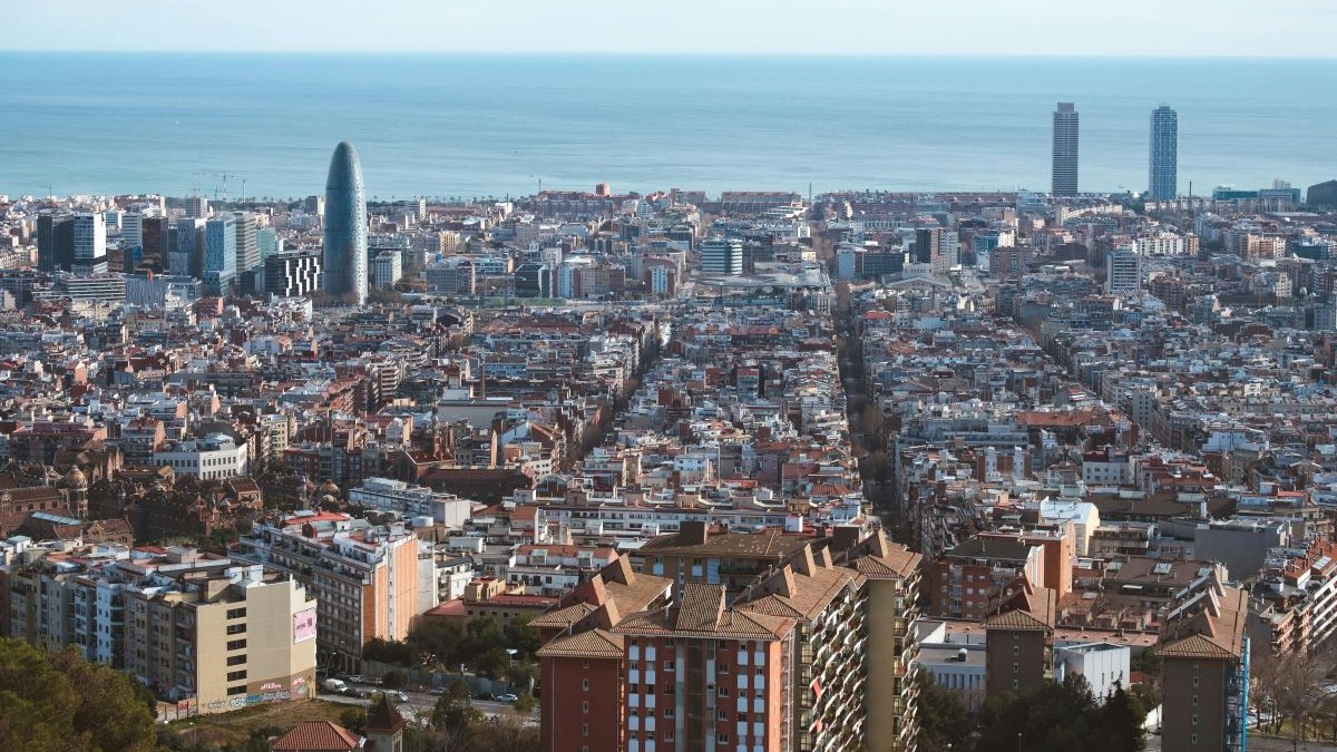 El sector salud lideró en 2025 la creación de empleo en el ecosistema de hubs de Cataluña