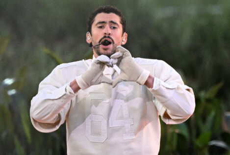 El regalo de Bad Bunny a los empleados de Zara: una camiseta con dedicatoria especial