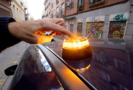 La Eurocámara debatirá la imposición de la baliza V16 en España