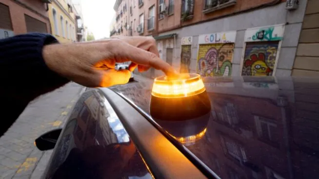 Bruselas dice que España no comunicó la baliza V16 y advierte de las consecuencias jurídicas