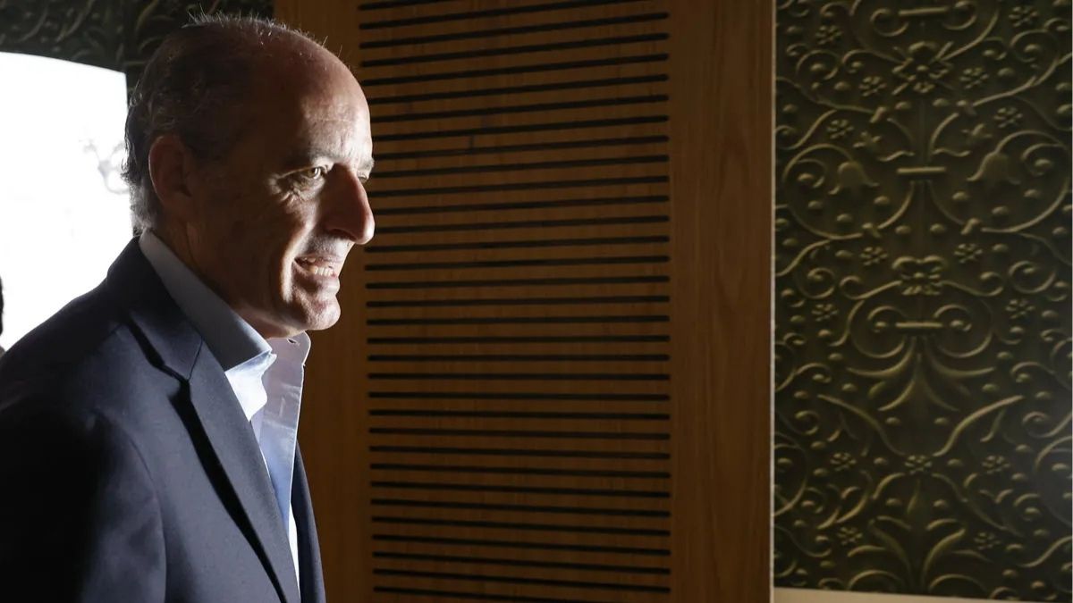 Camps revela una encuesta en la que el PP se hunde y Vox sube en la Comunidad Valenciana