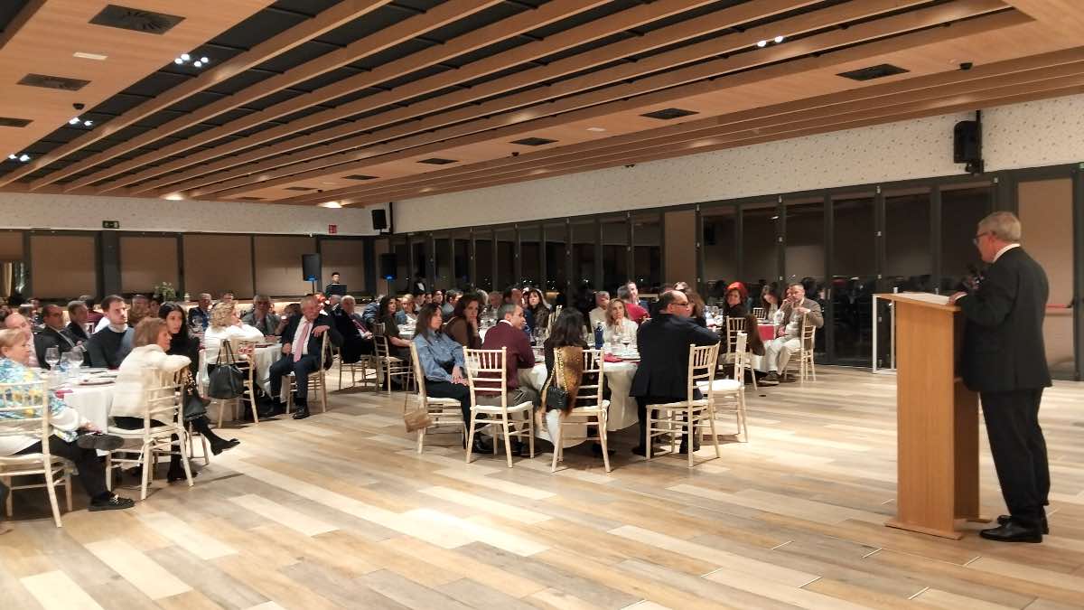 Dentistas de León reclaman un aumento de prestaciones públicas para los más vulnerables