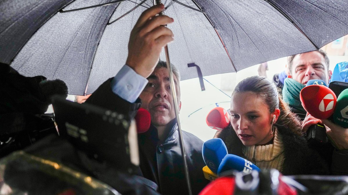 Cerdán confirma al juez que Leire Díez tenía audios de las saunas del suegro de Sánchez