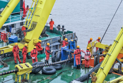 Francia y Marruecos planean un cable submarino que esquiva la red española