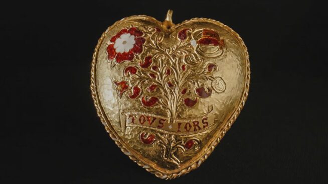 El collar Tudor que redescubre a Catalina de Aragón