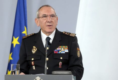 «Vete a la mierda», «gilipollas», «borrica»… los mensajes del DAO de la Policía y su víctima