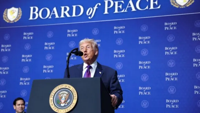 Trump afirma que habrá «claridad» sobre Irán en «los próximos diez días»