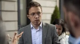 Errejón no irá a recoger la apertura de juicio oral hasta que se aclare si Mouliáa retiró acusación