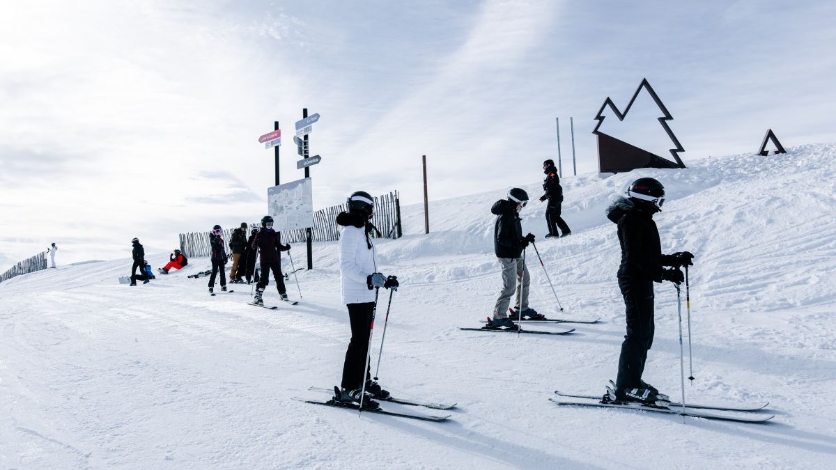 El Carnaval desfila por las estaciones de Andorra llenando las pistas de entretenimiento