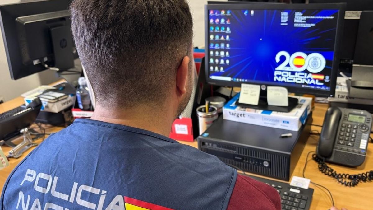 Multa parece, estafa es: la Policía Nacional alerta del último timo que circula suplantando a la DGT