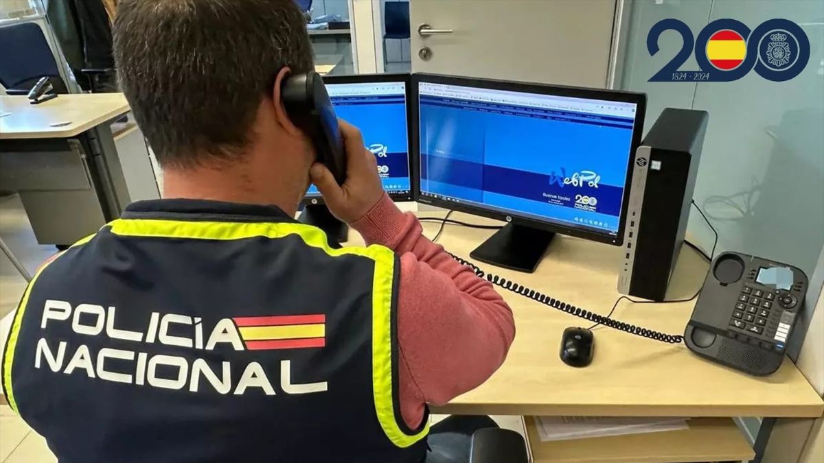 Alerta con los QR: la Policía avisa de que pueden estafarte utilizando tu propia cámara y cómo evitarlo