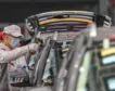 La actividad de las fábricas españolas se aceleró en abril por el acopio de stocks por la guerra