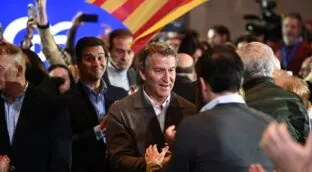 Feijóo pide no «dispersar» el voto con Vox: «Hay que poner el cabreo a trabajar, no a bloquear»