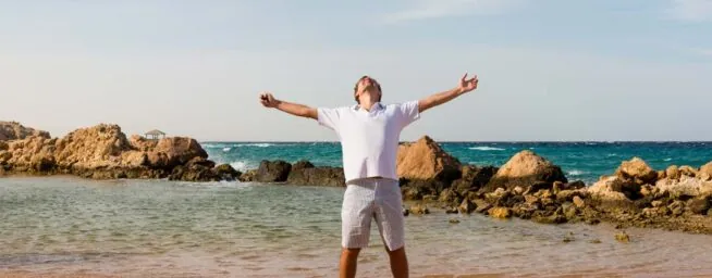 Javier García Ruiz, psicólogo, aclara algo que no siempre sabemos: «Todas las personas tenemos una línea base de felicidad»