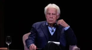 Felipe González insiste en que no votará al PSOE si sigue Sánchez: «No me representa»