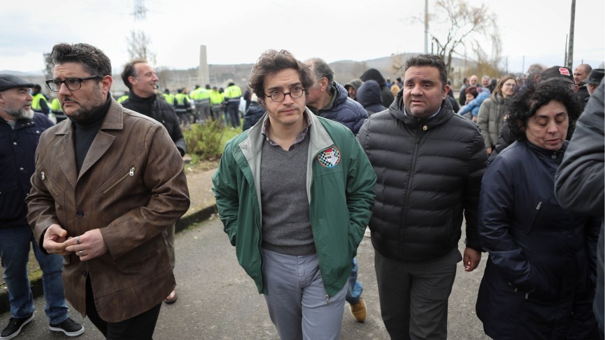 Figaredo pide el voto telemático por «paternidad» y lo usa para ir a un acto en León