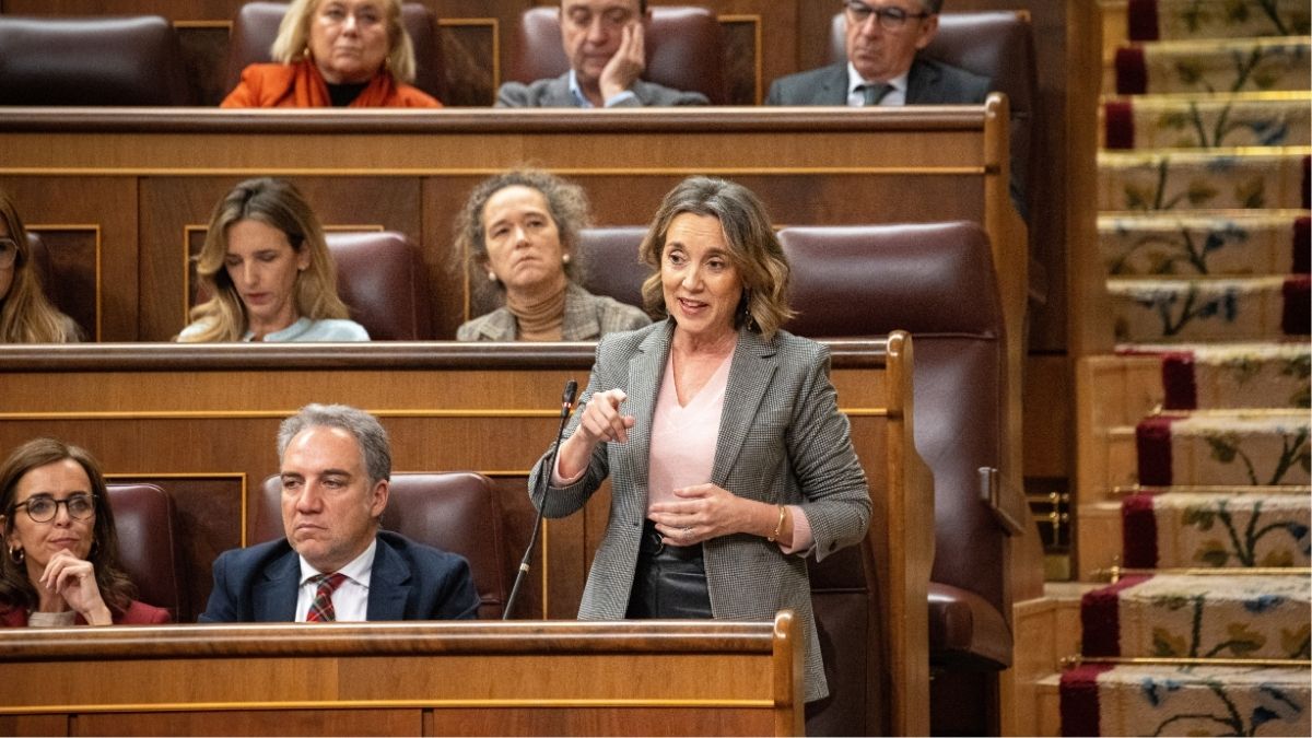 Feijóo toma las riendas de las negociaciones con Vox en Aragón y Extremadura