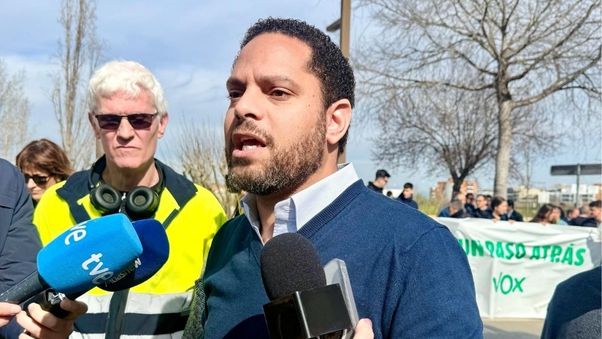 Garriga niega que Vox aprobase su presupuesto de 2025 en un chat de WhatsApp